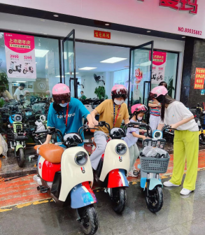 年度爆款,乘风破浪,爱玛露娜家族创造现象级爆卖(图5) 年度爆款,乘风破浪,爱玛露娜家族创造现象级爆卖