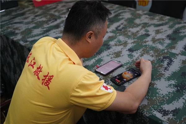 皮皮APP夏日防溺水公益讲座 联动武汉长江救援队筑建生命安全线(图3)