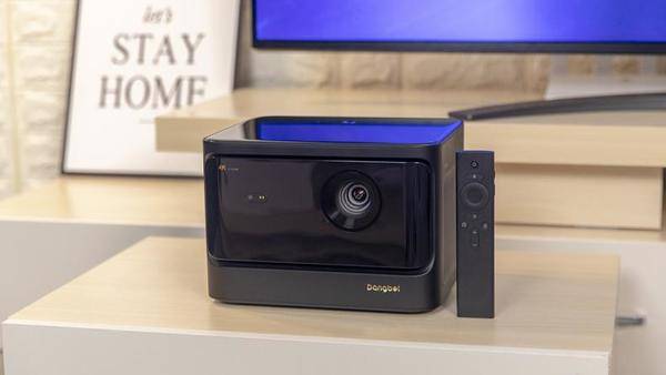 当贝X3 Pro获封面视频点赞，2022性价比最高4K激光投影仪推荐
