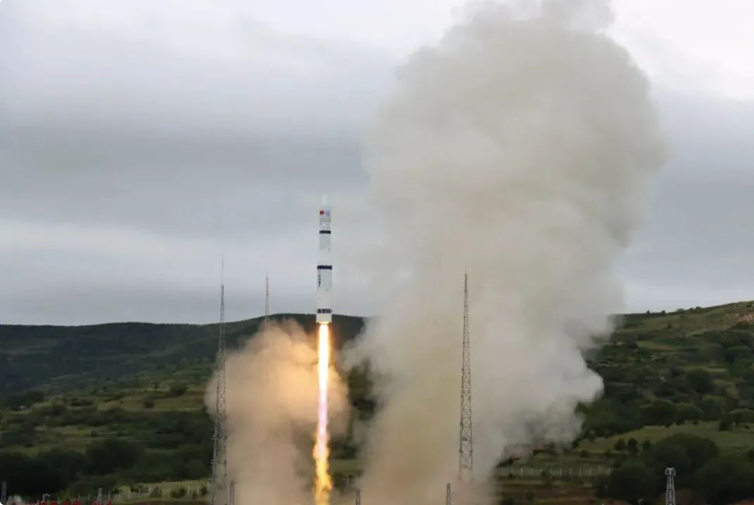 中国成功发射一箭十六星 我国逐步解锁北斗系统天气预报、地震预警等“黑科技”(图1)