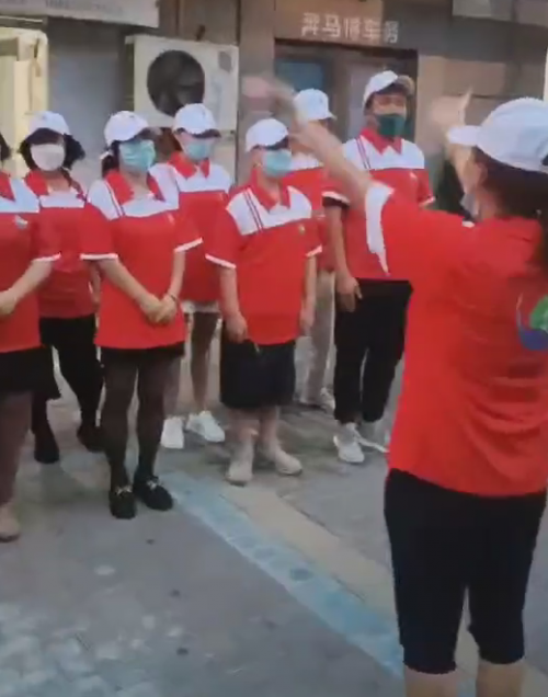 歌唱祖国：天津创益社温心队伍八一歌唱活动