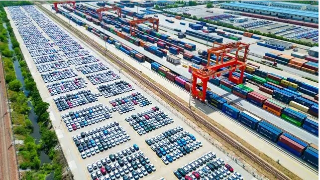 国铁郑州局优化铁路运输服务助力河南汽车产业出口增长 